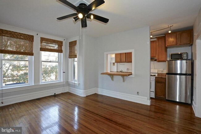 Building Photo - 1856 Mintwood Pl NW