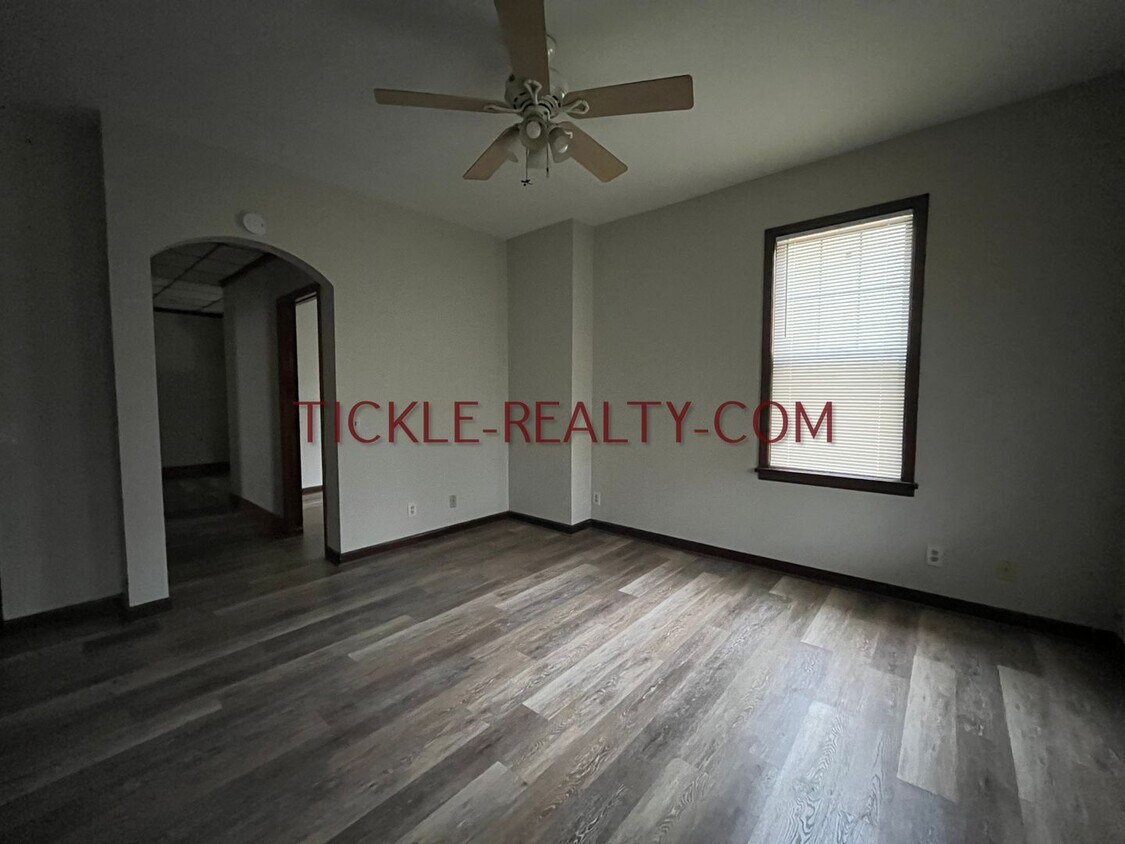 533 S Goodman St Unit 1, Rochester, NY 14607 Room for Rent in