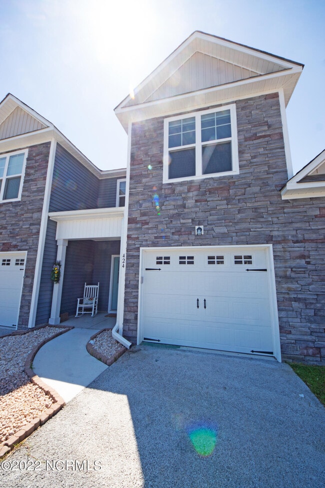 Building Photo - 424 Guppy Loop Road