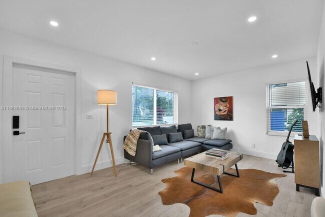 Foto del edificio - 3521 SW 16th St