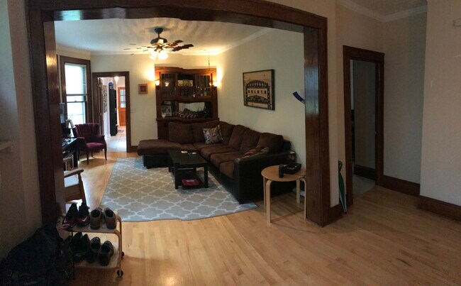 Foto del edificio - 2728 Colfax Ave S