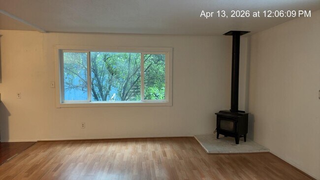 Foto del edificio - 767 Woodland Rd