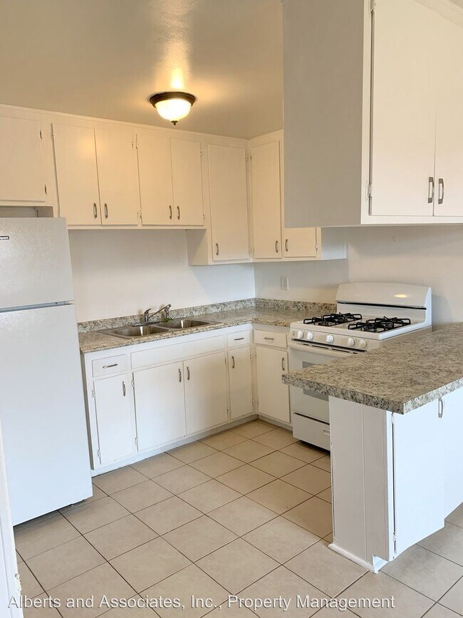 70177019 Mohawk St, San Diego, CA 92115 Room for Rent in San Diego