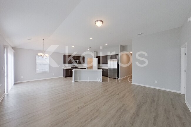 Foto del edificio - 18 Carrollton Dr