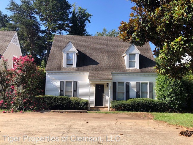 Building Photo - 919 Madden Bridge Rd