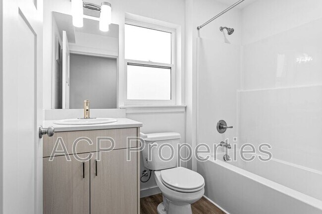 Foto del edificio - 1551 E Badger Rd