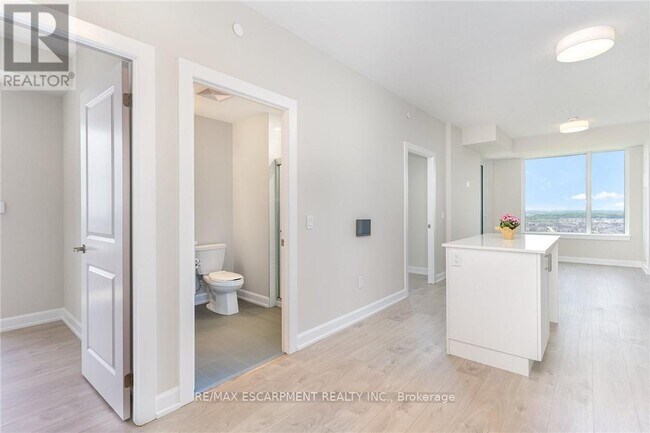 Photo du bâtiment - 3220 William Coltson Ave