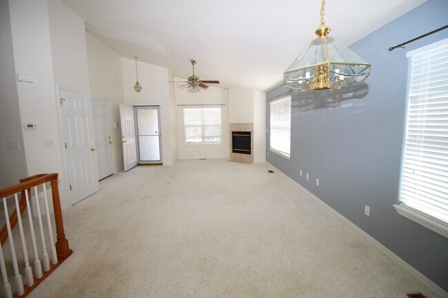 Foto del edificio - 1175 Hill Mesa Ct