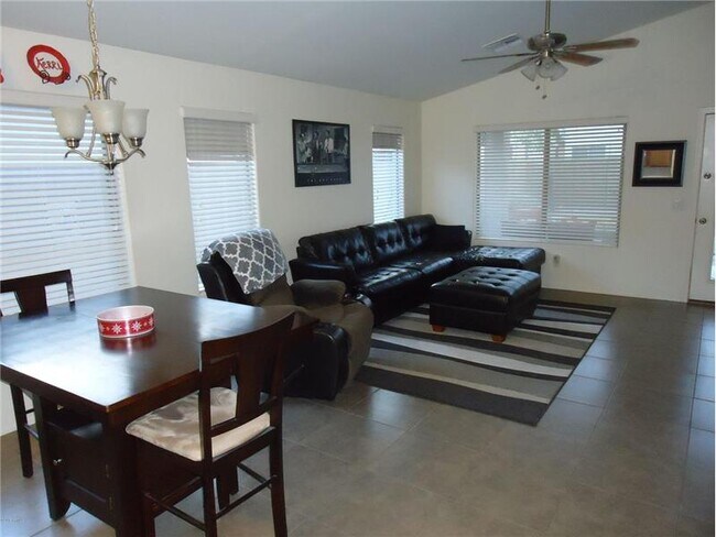 Foto del edificio - 41133 W Sanders Way