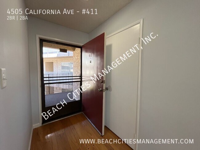 Building Photo - Large 2 Bedroom, 2 Bathroom Condo