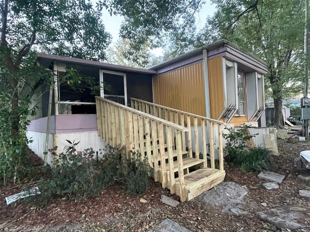 Primary Photo - 15756 Trigonia St