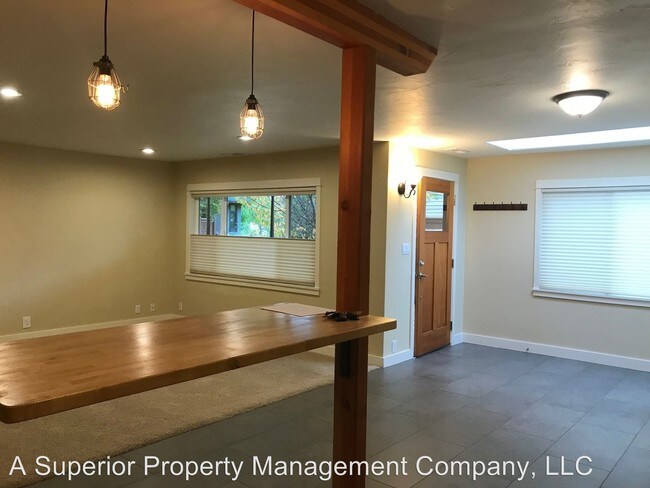 Foto del edificio - 3 br, 1 bath House - 1334 NW Columbia St.
