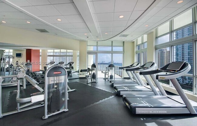 Building Photo - 300 S Biscayne Blvd
