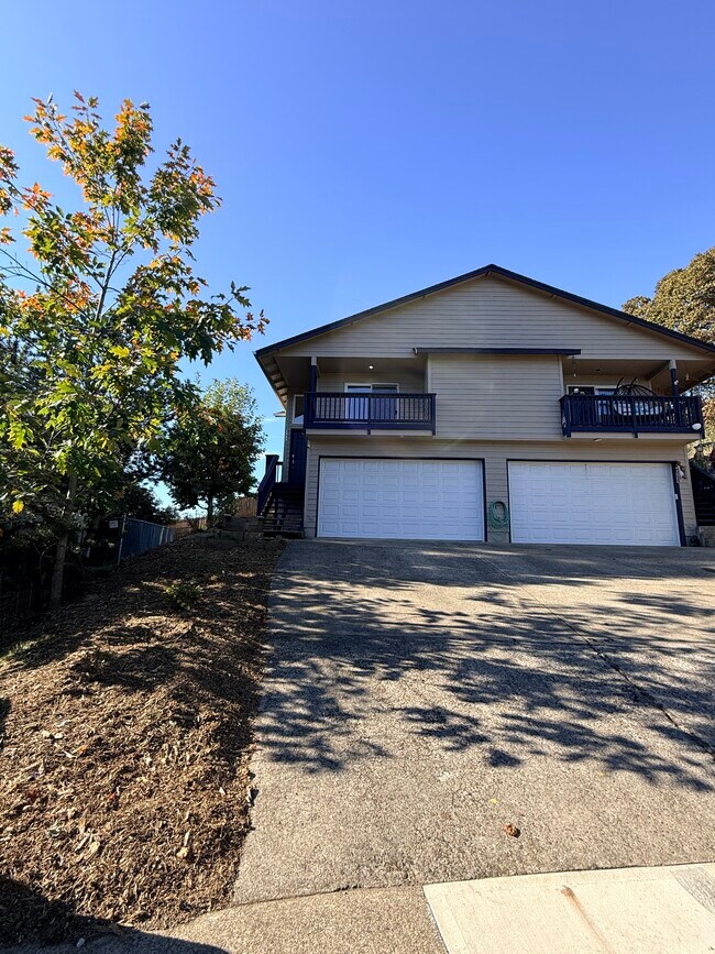 Foto del edificio - 1545 Fircrest Ct SE