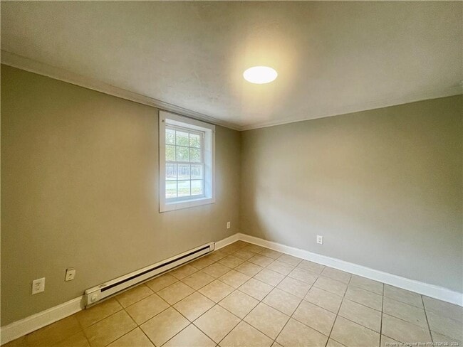 Building Photo - 1217 Pineview St