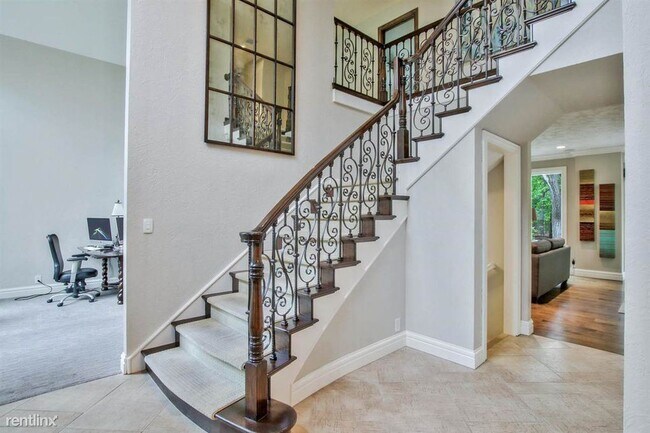 Foto del edificio - 757 N St Andrews Dr