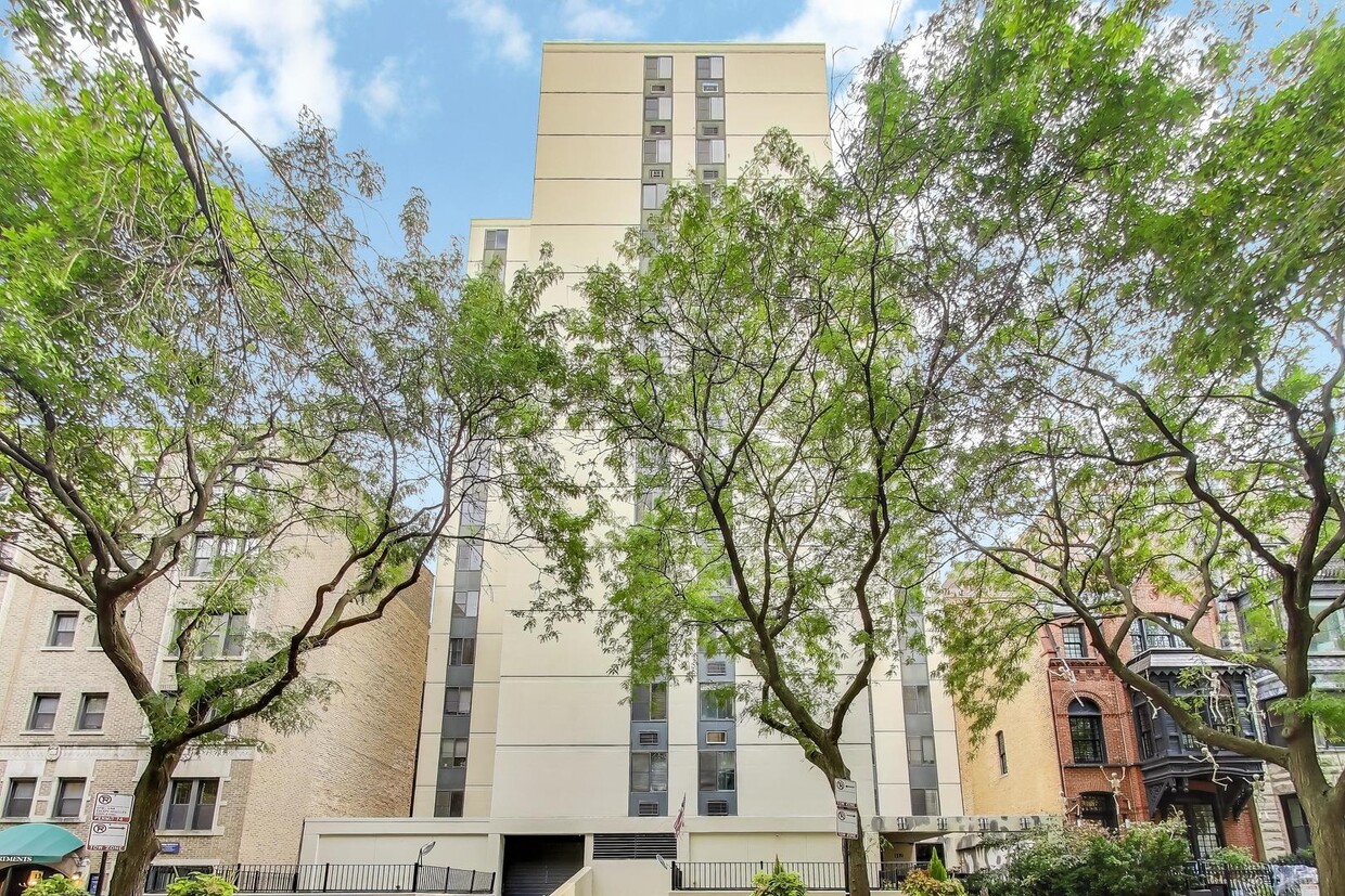 Foto principal - 1339 N Dearborn St