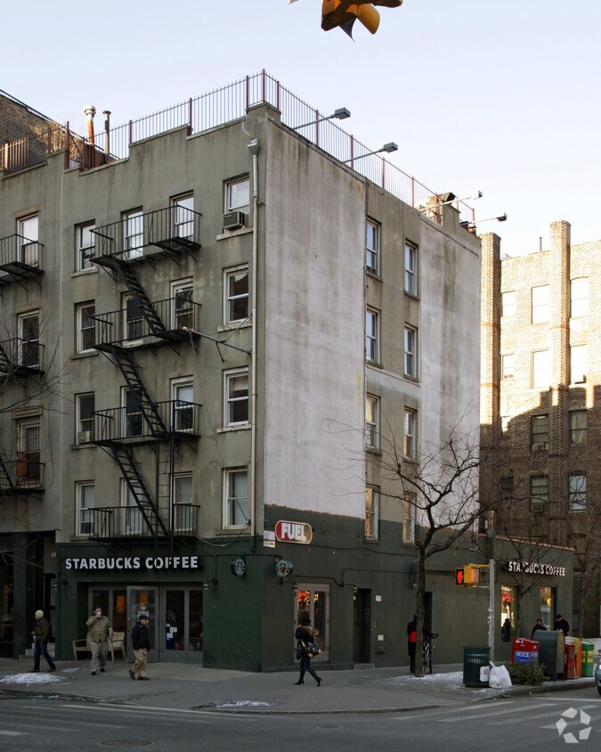 Primary Photo - 482 W Broadway