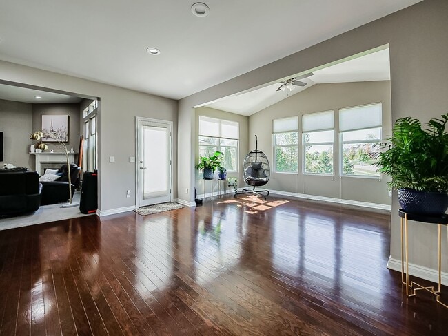 Building Photo - AVAILABLE NOW! Stunning South Lyon Home wi...