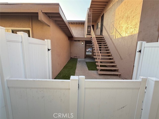 Foto del edificio - 2153 W Brownwood Ave