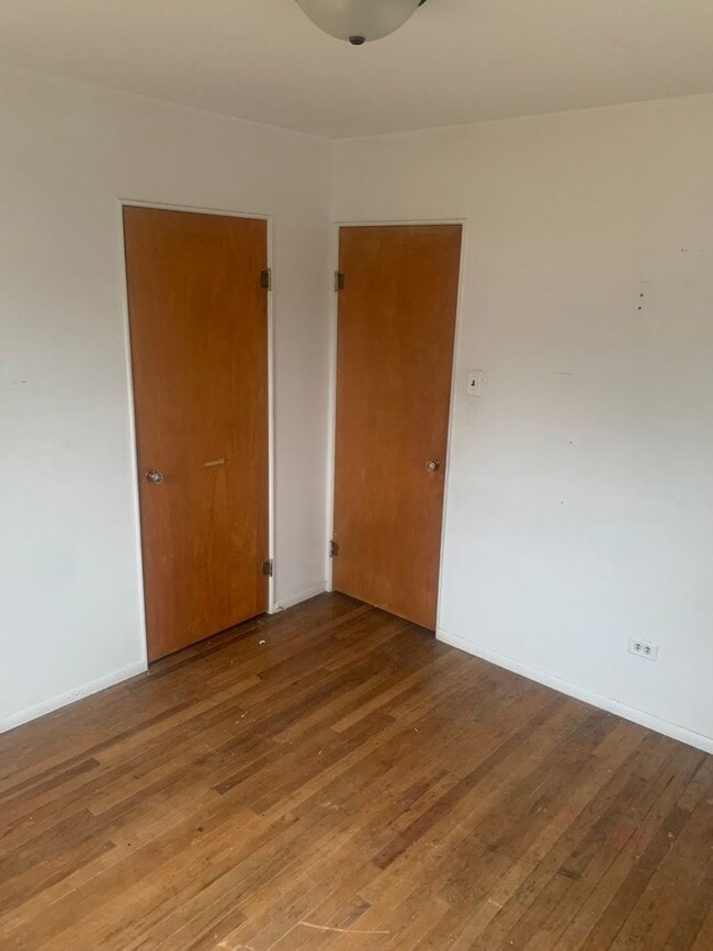 Building Photo - 1218 E Lenox Ave