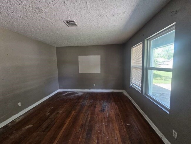 Foto del edificio - 7338 Bigwood St