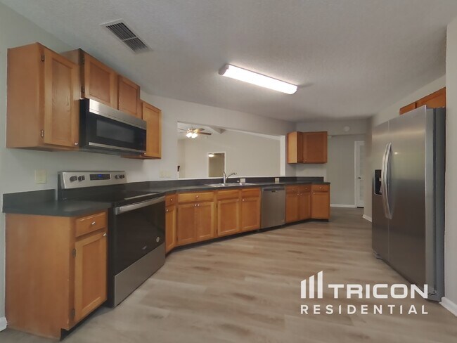 Foto del edificio - 8016 Loch Lomond Lane Jacksonville FL