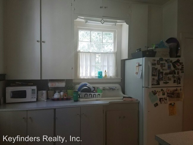 Building Photo - 2 br, 1 bath House - 2081 HOLLYDALE AVE.