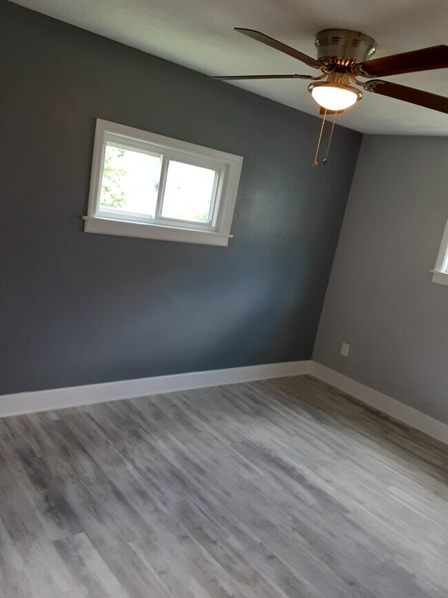 Dormitorio 2 - 230 Langley Ave