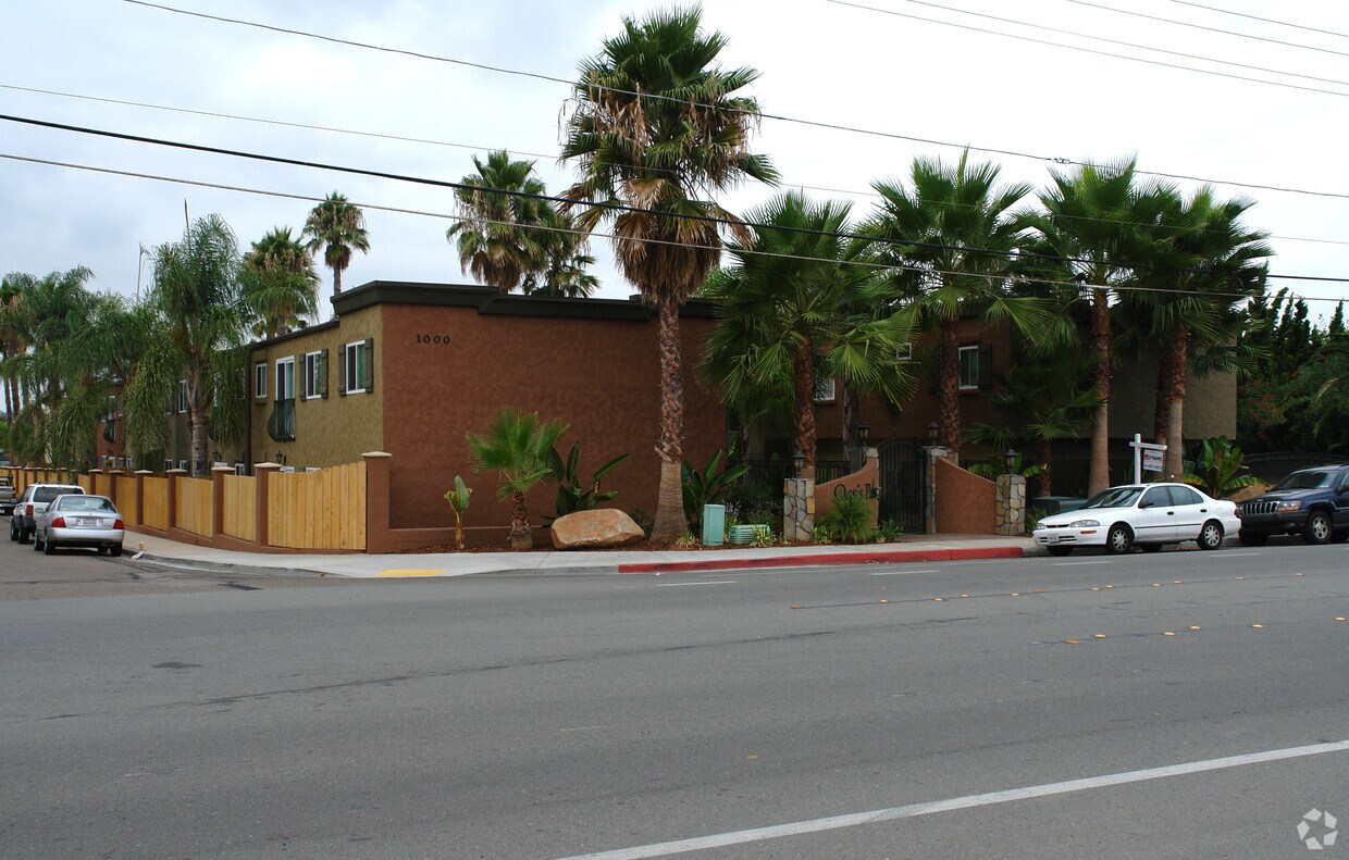 Building Photo - South Mollison Apartments