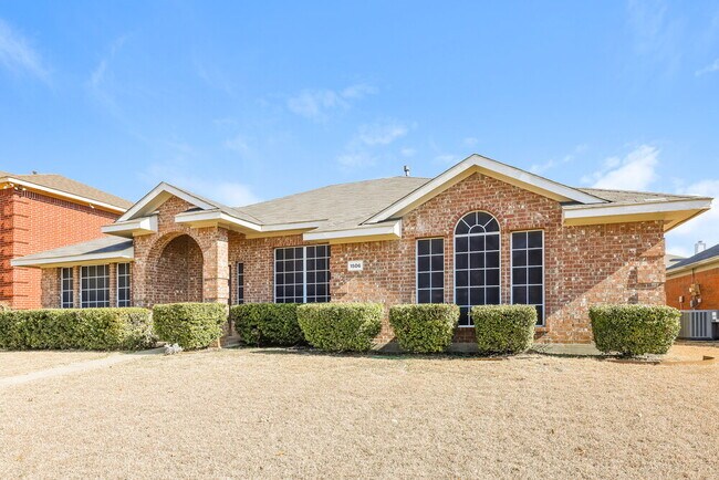 Building Photo - 1506 Chapman Dr