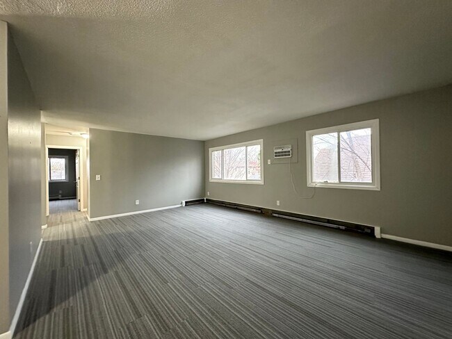 Foto del edificio - 1315 N Dowling Ave