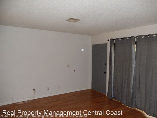 Building Photo - 2 br, 1.5 bath House - 3750 El Camino Real...
