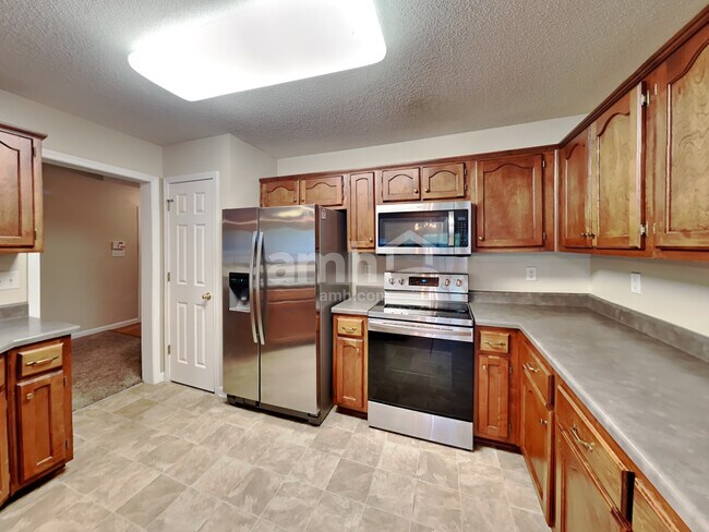 Building Photo - 10334 Cottage Oaks Dr