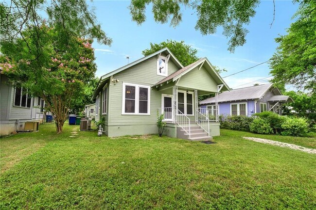 Building Photo - 1502 Kinney Ave