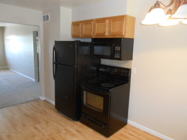 Primary Photo - 304 Center Ave