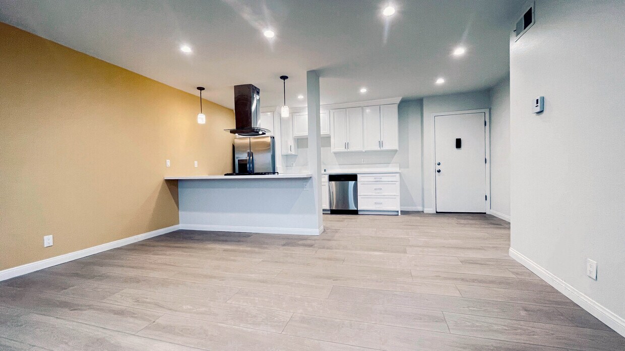 Foto principal - 2411 Prospect Ave