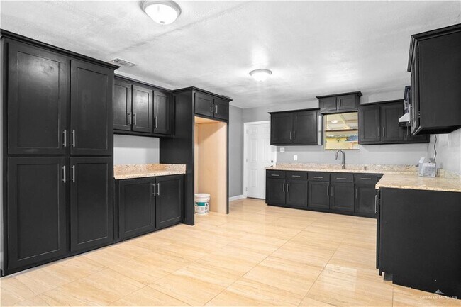 Building Photo - 3109 Raul Gonzalez Dr