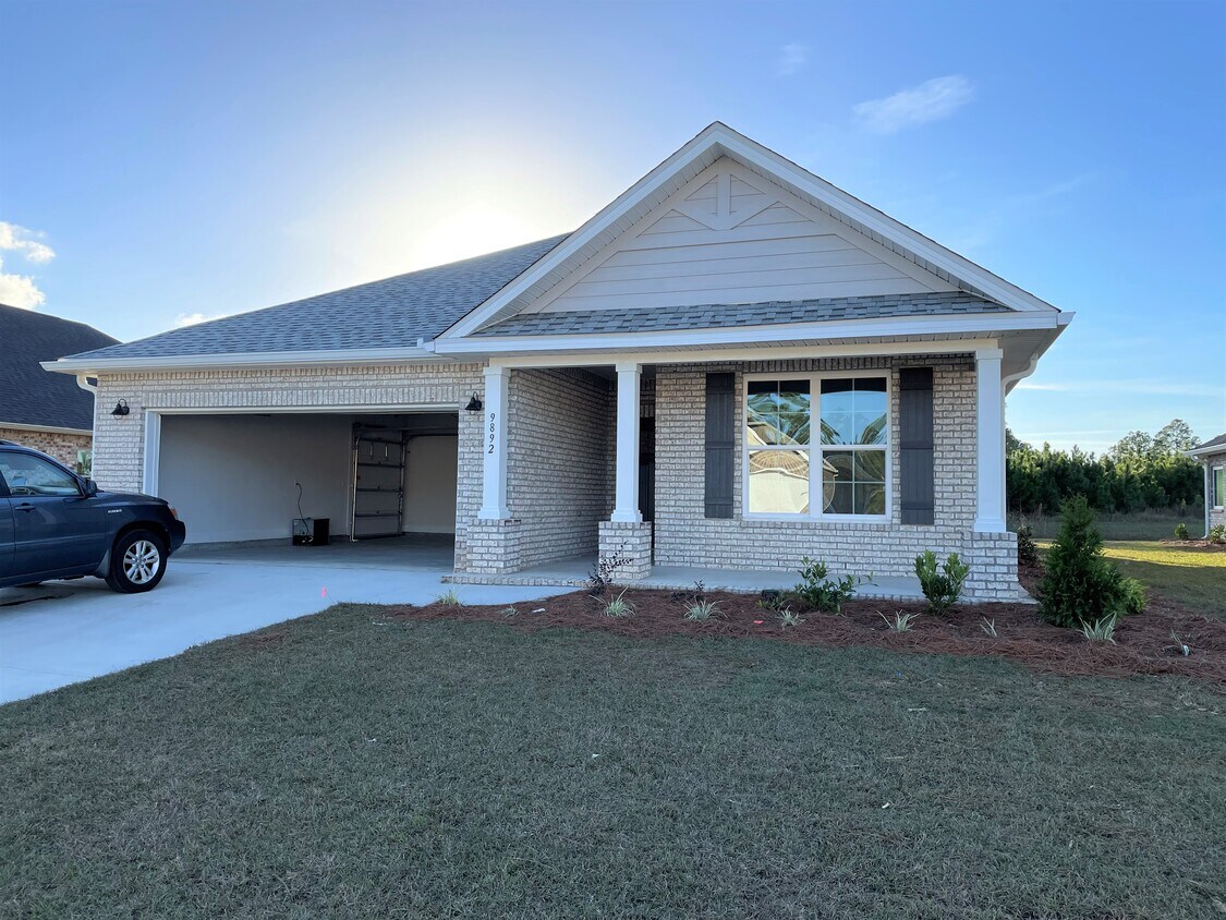Primary Photo - 9892 Lakeview Dr