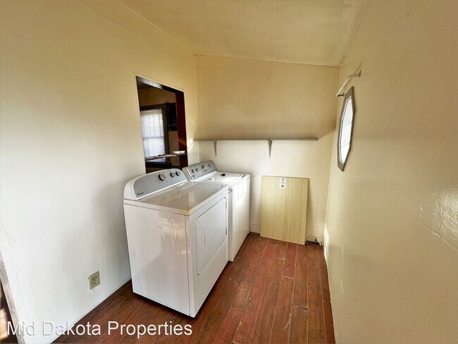 Building Photo - 2 br, 1 bath House - 613 S Wisconsin