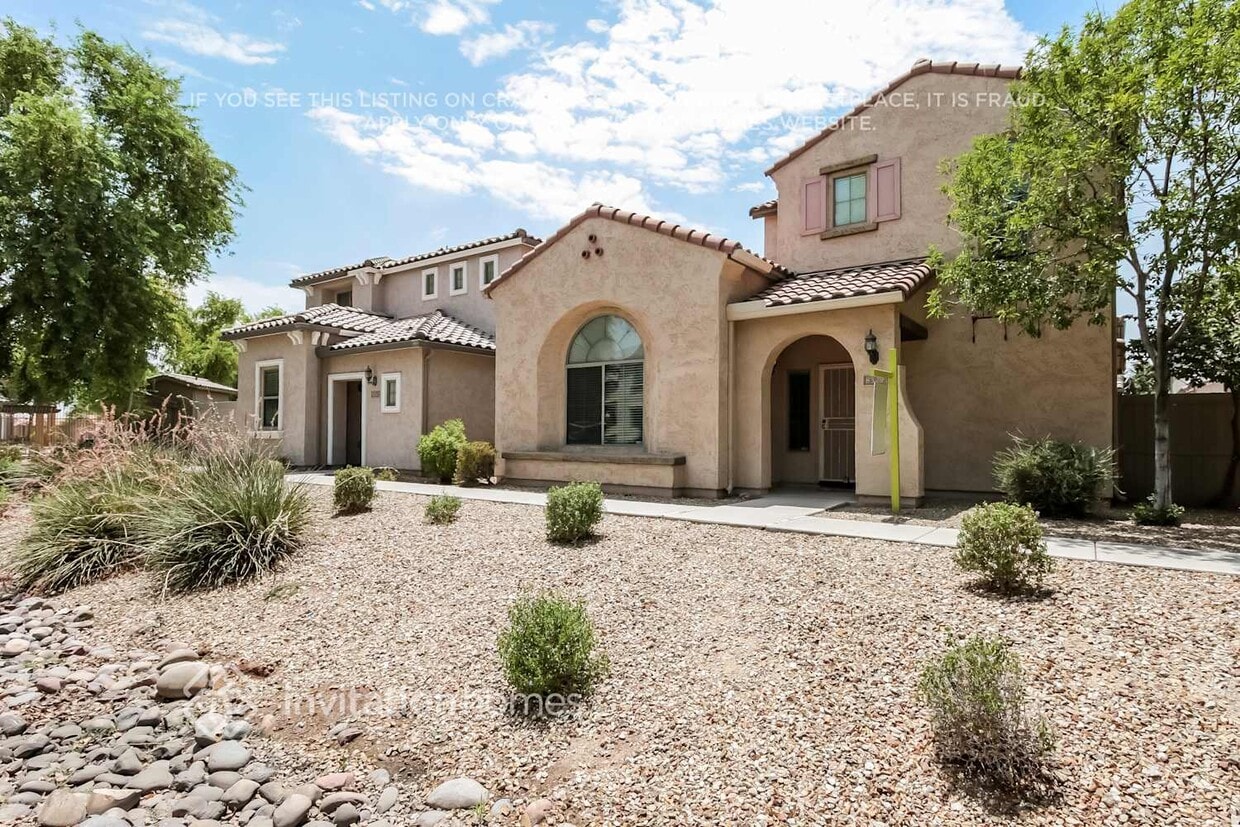 Foto principal - 8329 W Lewis Ave