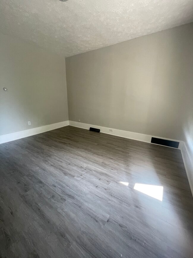 Sala de estar - 50 Rowland Ave