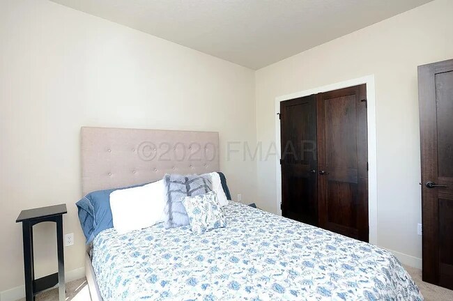 Foto del edificio - 3349 4th St E