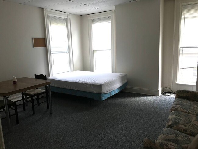 Foto del edificio - 254 W 9th St