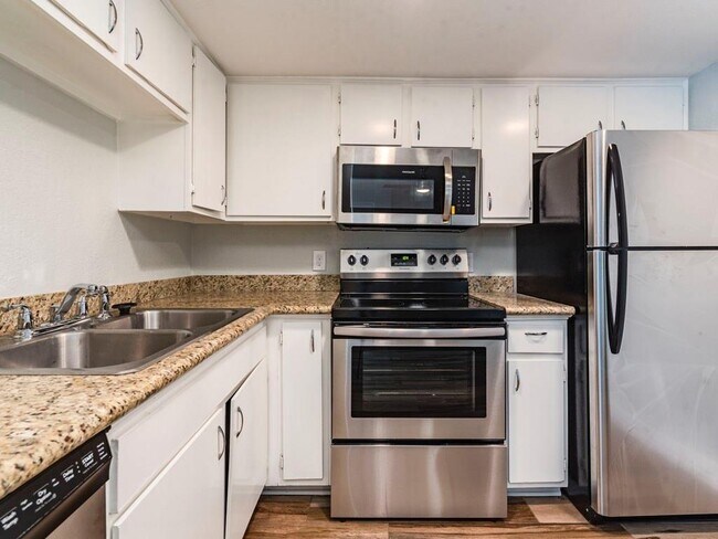 Foto del edificio - 2124 Burton Dr