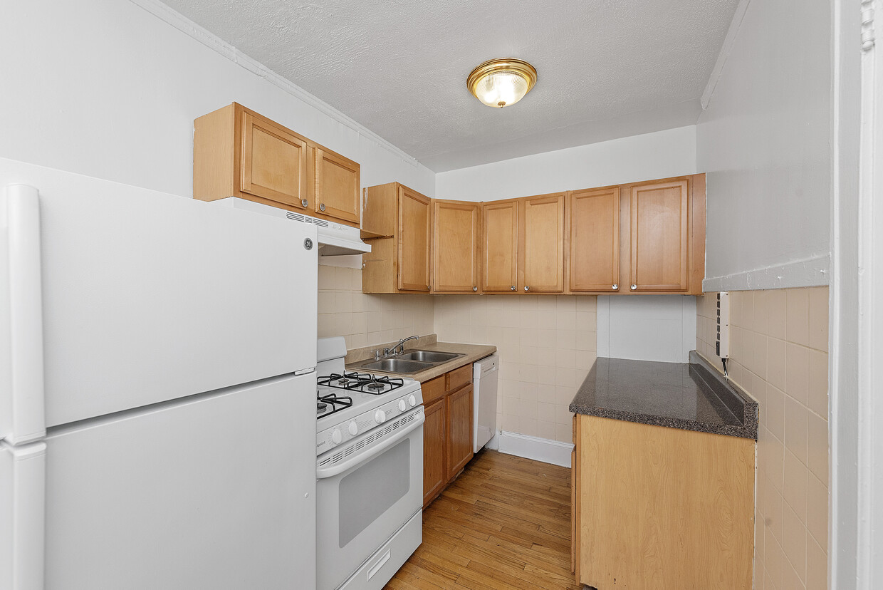 Primary Photo - 1721 W North Shore Ave