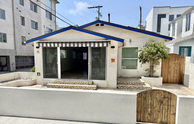 Building Photo - 15 Quarterdeck St