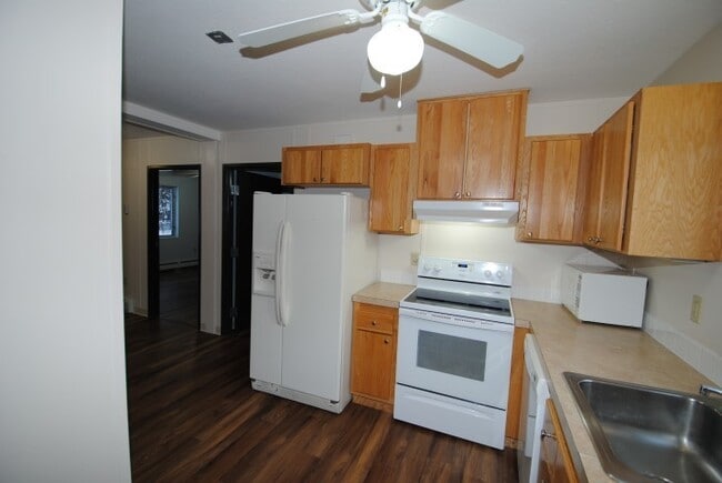 Building Photo - 2 Bed/1 Bath off Nordale Rd