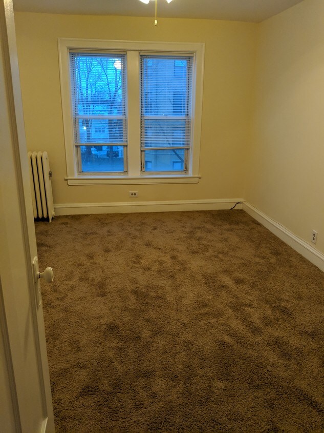 bedroom - 8939 Skokie Blvd