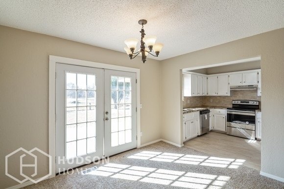 Foto del edificio - NOW AVAILABLE! - 800 Branchwood Drive, Nor...